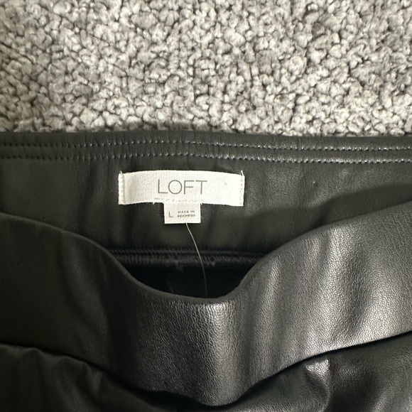 LOFT Faux Leather Leggings Size L - Picture 5 of 10